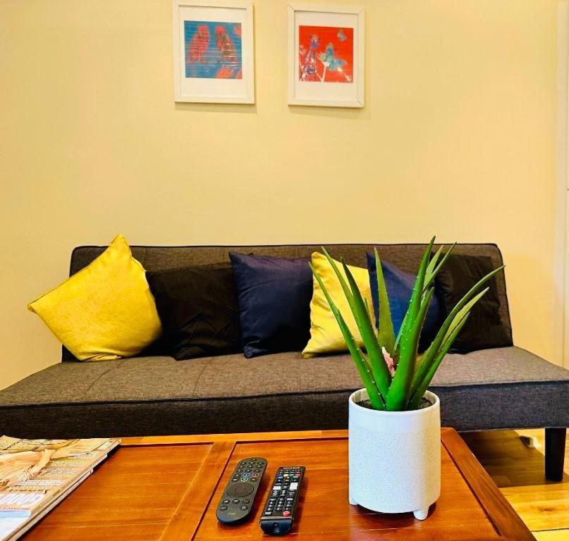 Lovely Around Kensington And Chelsea Locations W8 Sw5 Sw3 Sw10 By Ricky & Giustina Londen